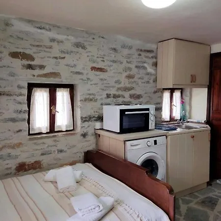 Appartement πέτρινο Lichnaftia